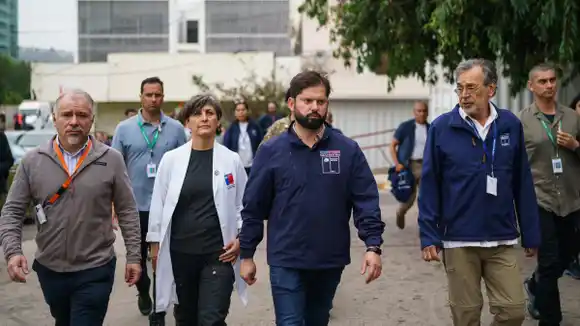 Presidente Boric decreta dos días de duelo nacional en Chile: cifra de fallecidos por incendios asciende a 99