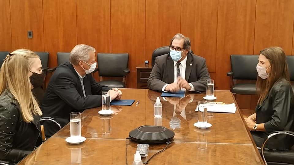 Violencia de género: El STJ y los municipios de Pueblo Brugo y Viale firmaron convenios