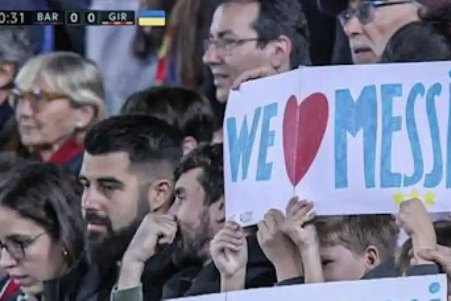 Los hinchas del Barcelona braman por el regreso de Messi