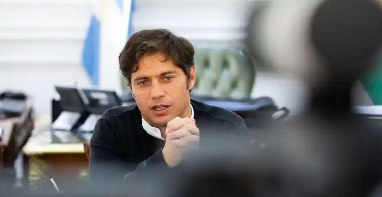 Axel Kicillof en Radio Provincia: "Estoy en contacto permanente con los 135 intendentes"