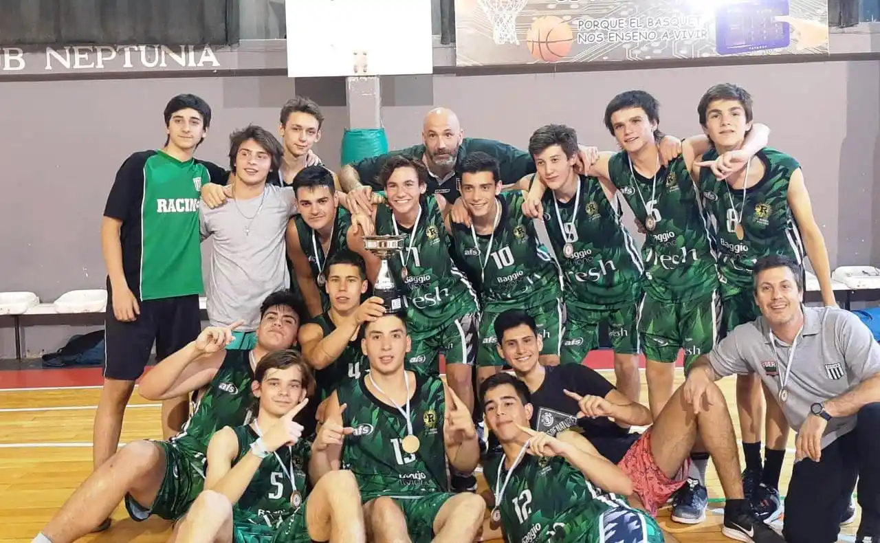 Racing defendió la diferencia y se quedó con el título en el Asociativo U17