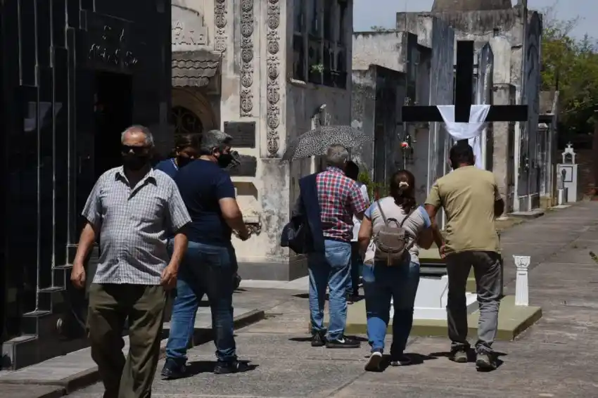 Asueto administrativo y escolar por el “Día de los Fieles Difuntos”