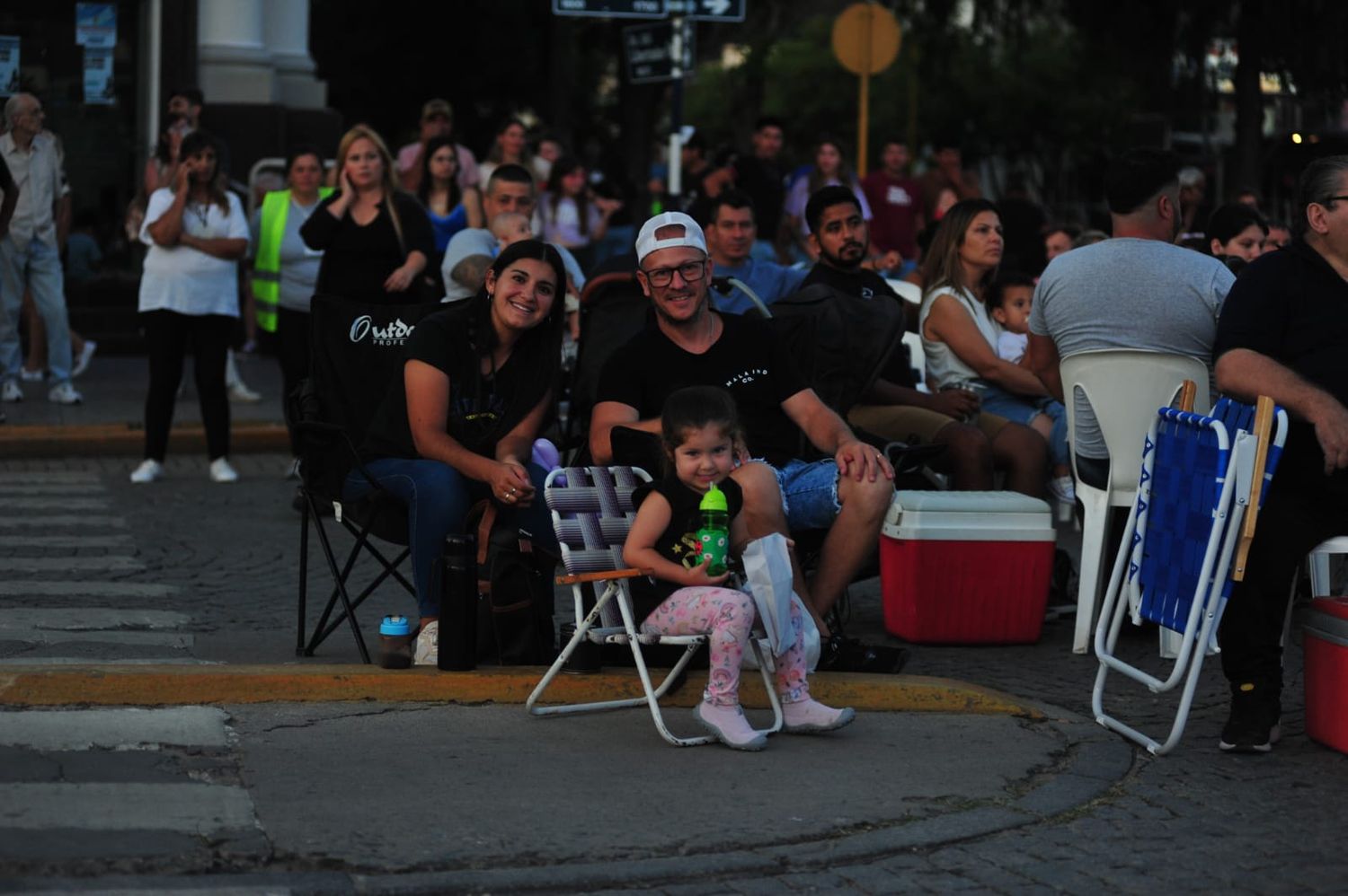 La familias sanfrancisqueñas se acercan a disfrutar de los espectáculos en el Centro Cívico