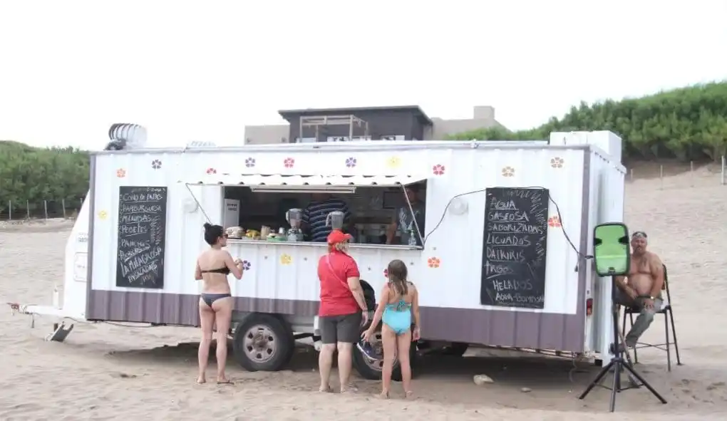 Llamarán a licitación pública para food trucks en Claromecó y Balneario Orense