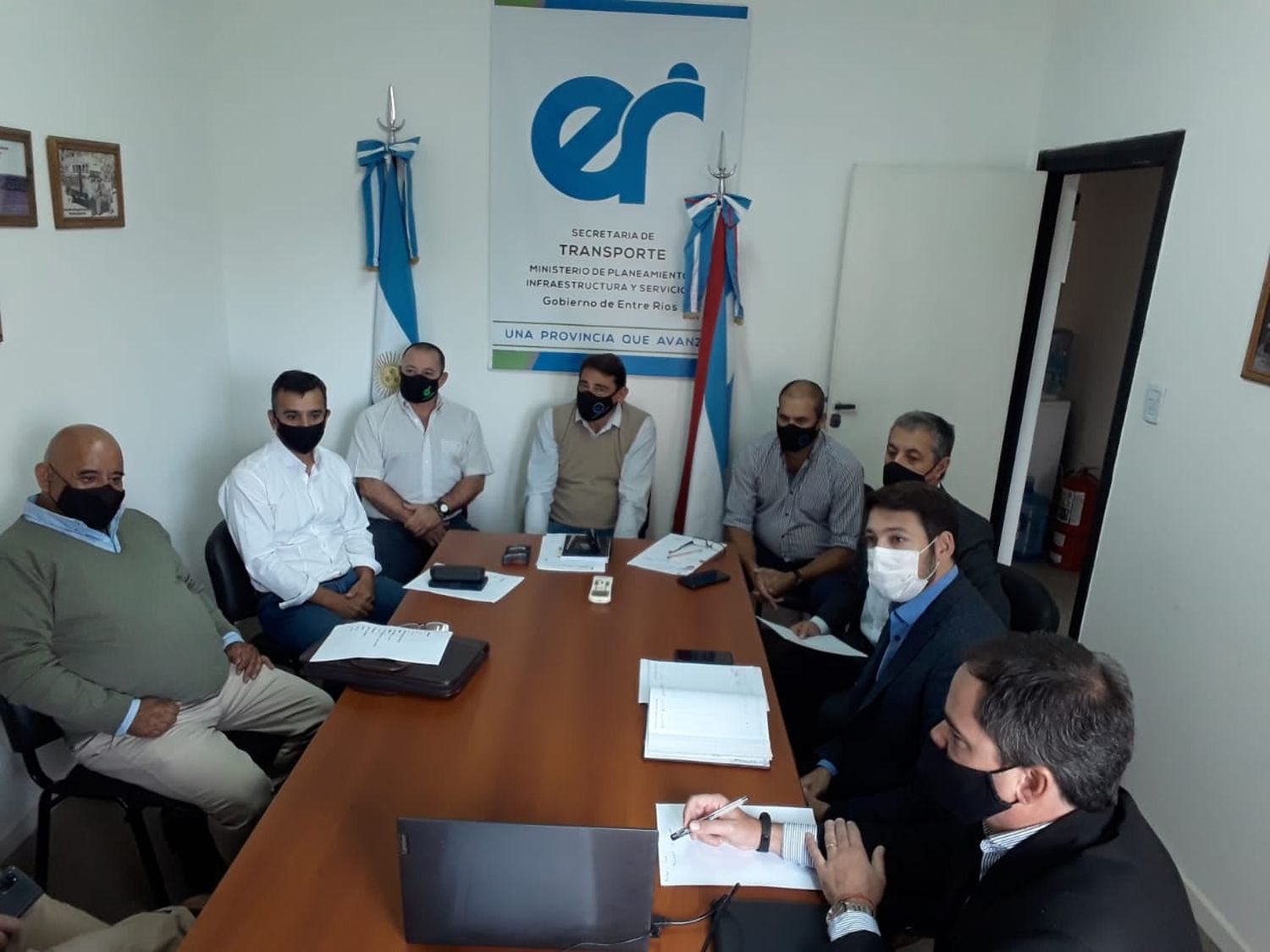 Intendentes del departamento gestionan un servicio de transporte público de pasajeros