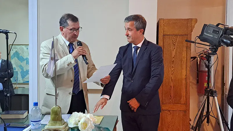 Pablo Barrena juró como intendente de Lobería