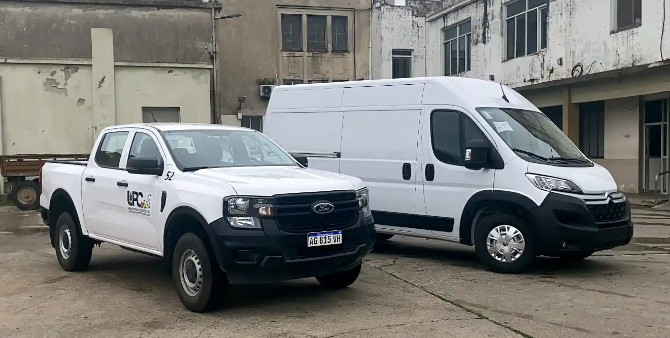 Nueva ambulancia y camioneta para mejorar la atención en la comunidad