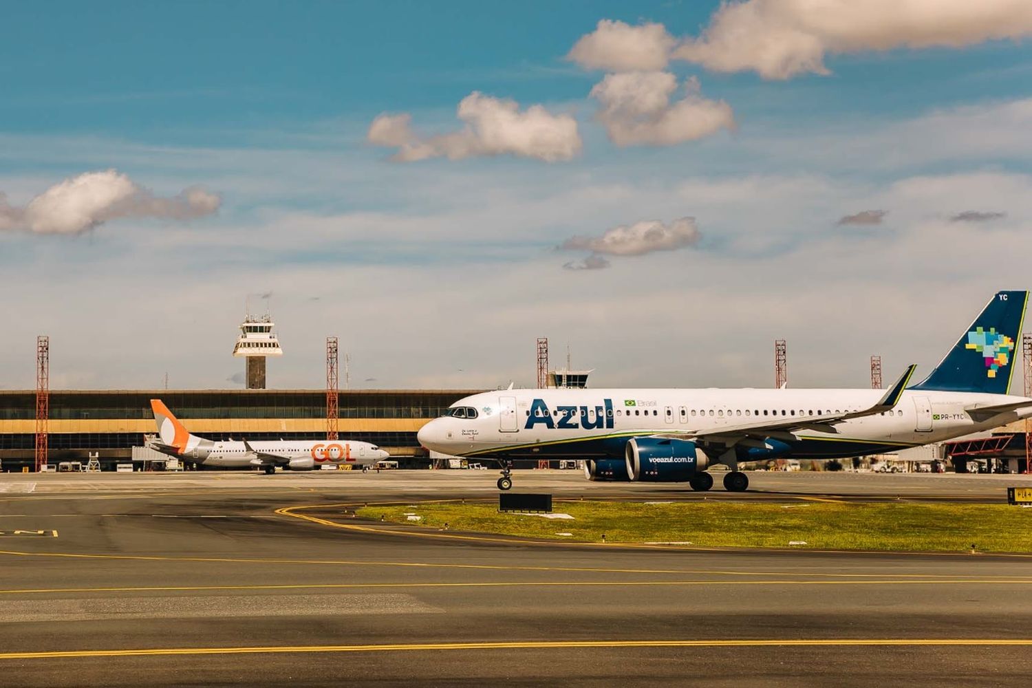 El aeropuerto de Brasilia reduce el consumo de energía en un 85% al cambiar las luces de la pista