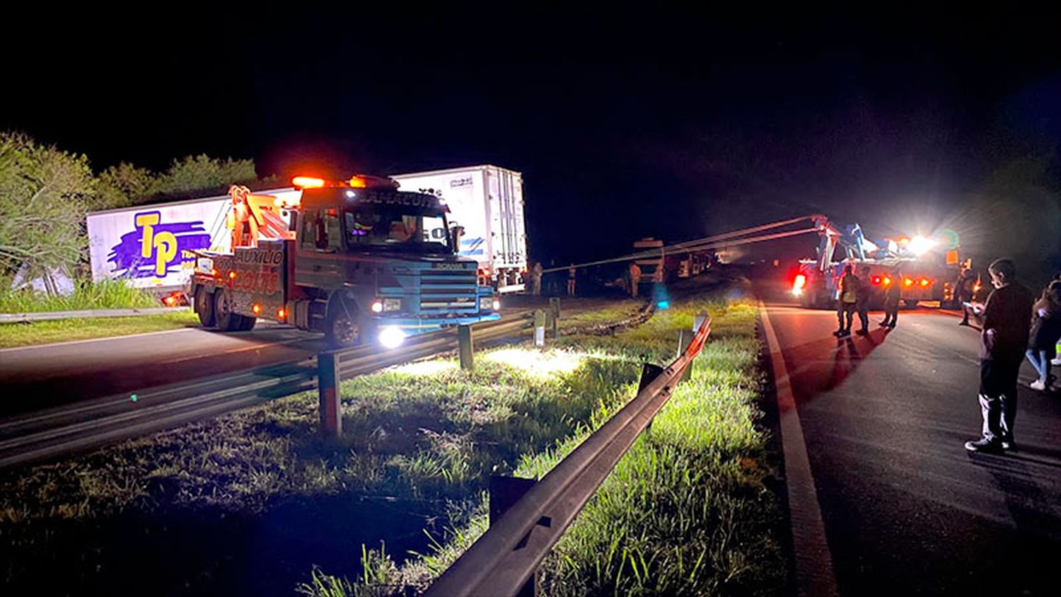 Un camión de gran porte despistó en la Ruta 12 en el sur entrerriano