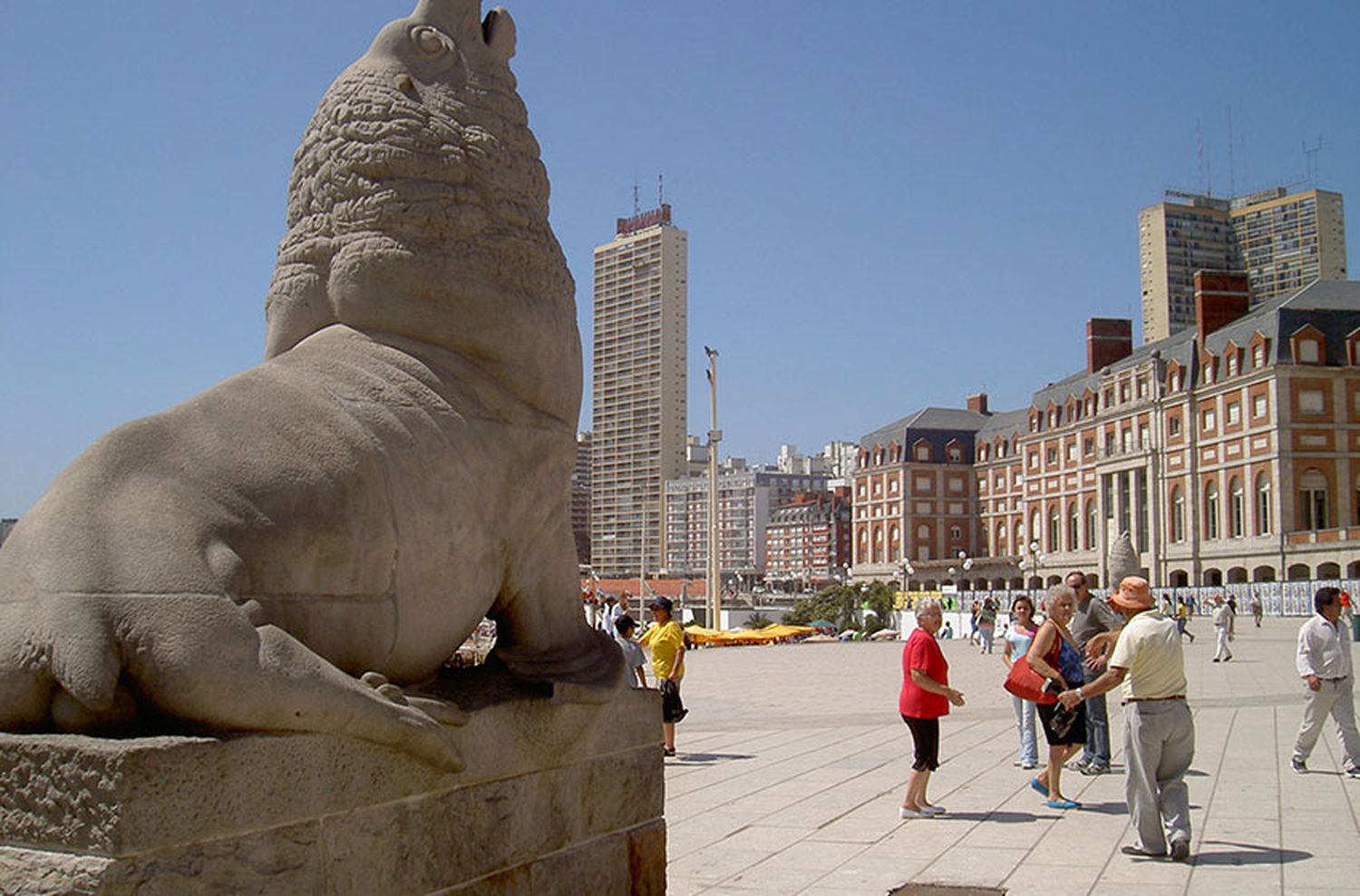 Fin de semana largo: llegaron alrededor de 100 mil turistas a Mar del Plata