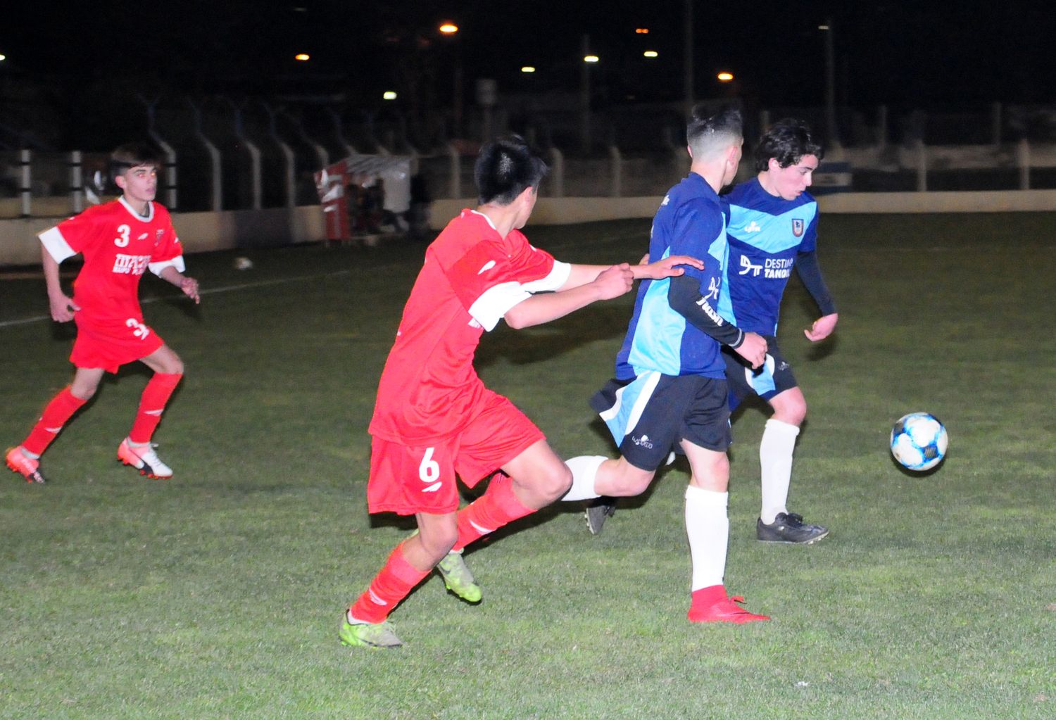 Ayacucho y Maipú, para completar la cuarta fecha