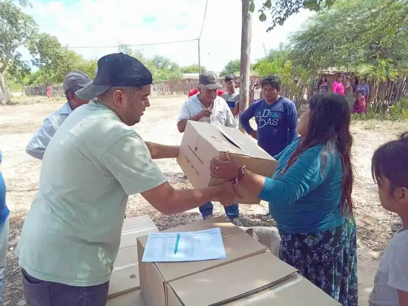 Se entregaron más de 2000 cajas 
alimentarias a familias aborígenes