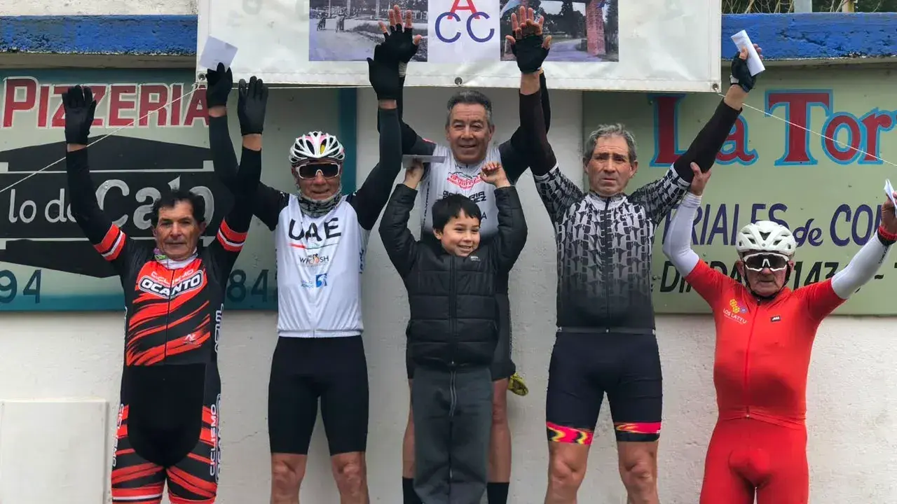 Segundo de derecha a izquierda. Bozzolo cerró el podio en Ayacucho