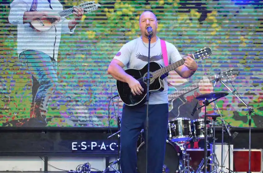 Juan Carlos Díaz Cuello trajo música con alegría a Espacio Clarín