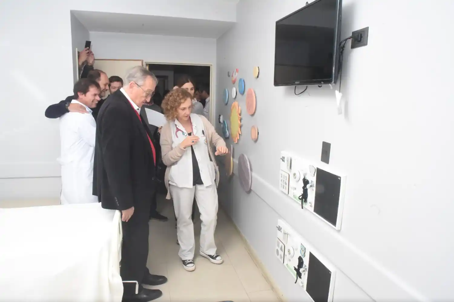 La idea surgió desde el equipo de médicos del Hospital, con el fin de mejorar la estadía de los niños durante su internación.