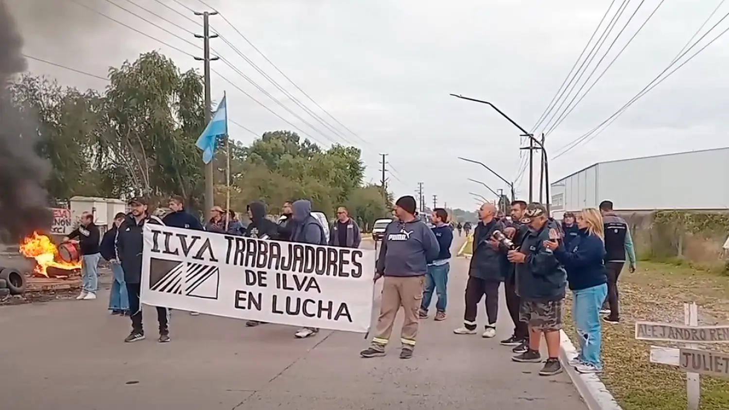 Los trabajadores llevan más de 8 meses reclamando el pago de indemnizaciones.