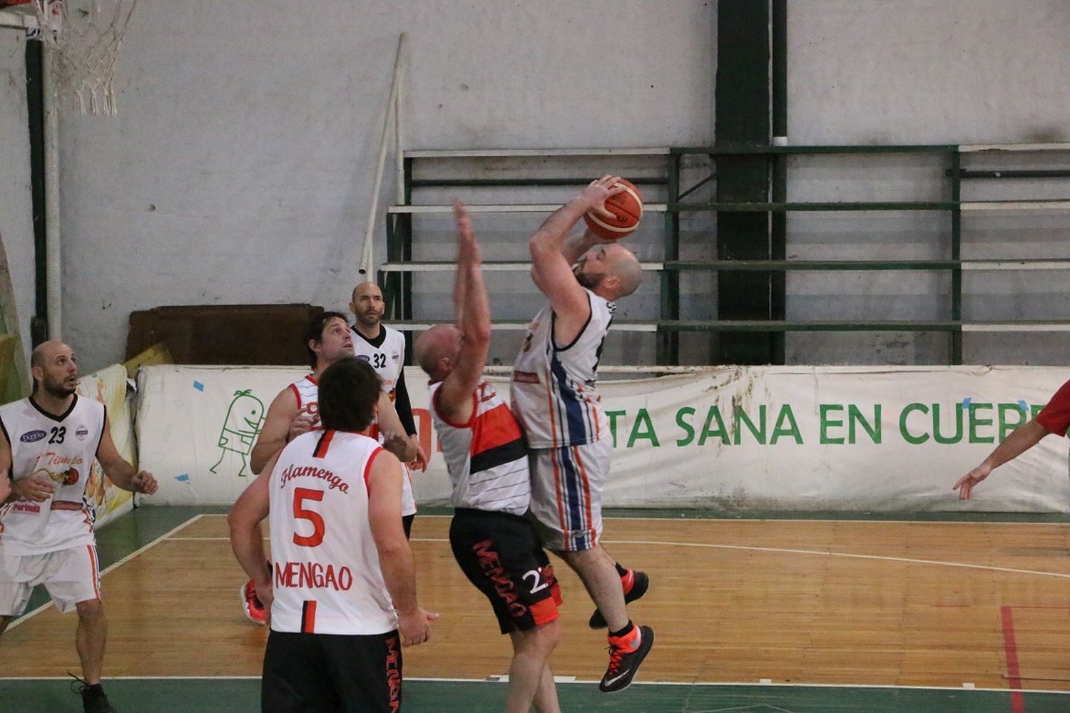 Pueblo Nuevo le ganó a Racing y mantiene la punta