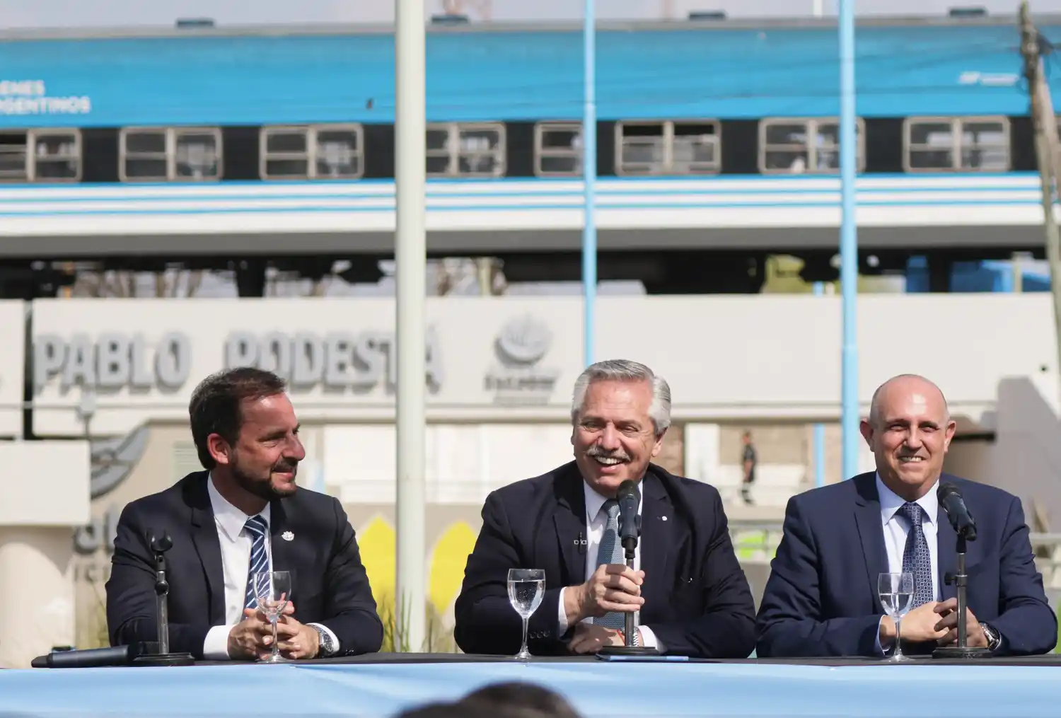 Alberto Fernández participó de la inauguración del primer paso bajo nivel del partido de Escobar.