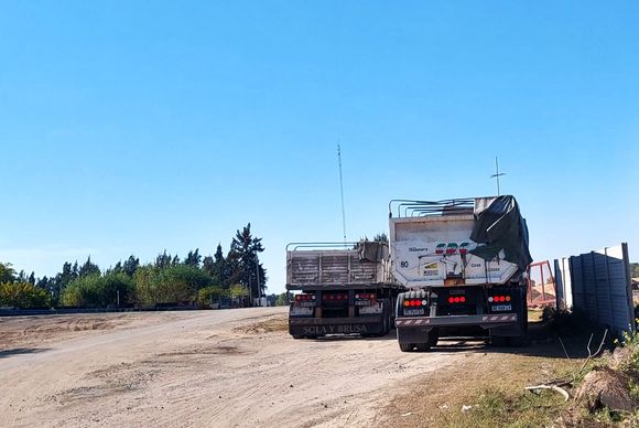 Presupuesto 2025: el Gobierno ratificó la "tasa por conservación de accesos" que pagan camiones y micros