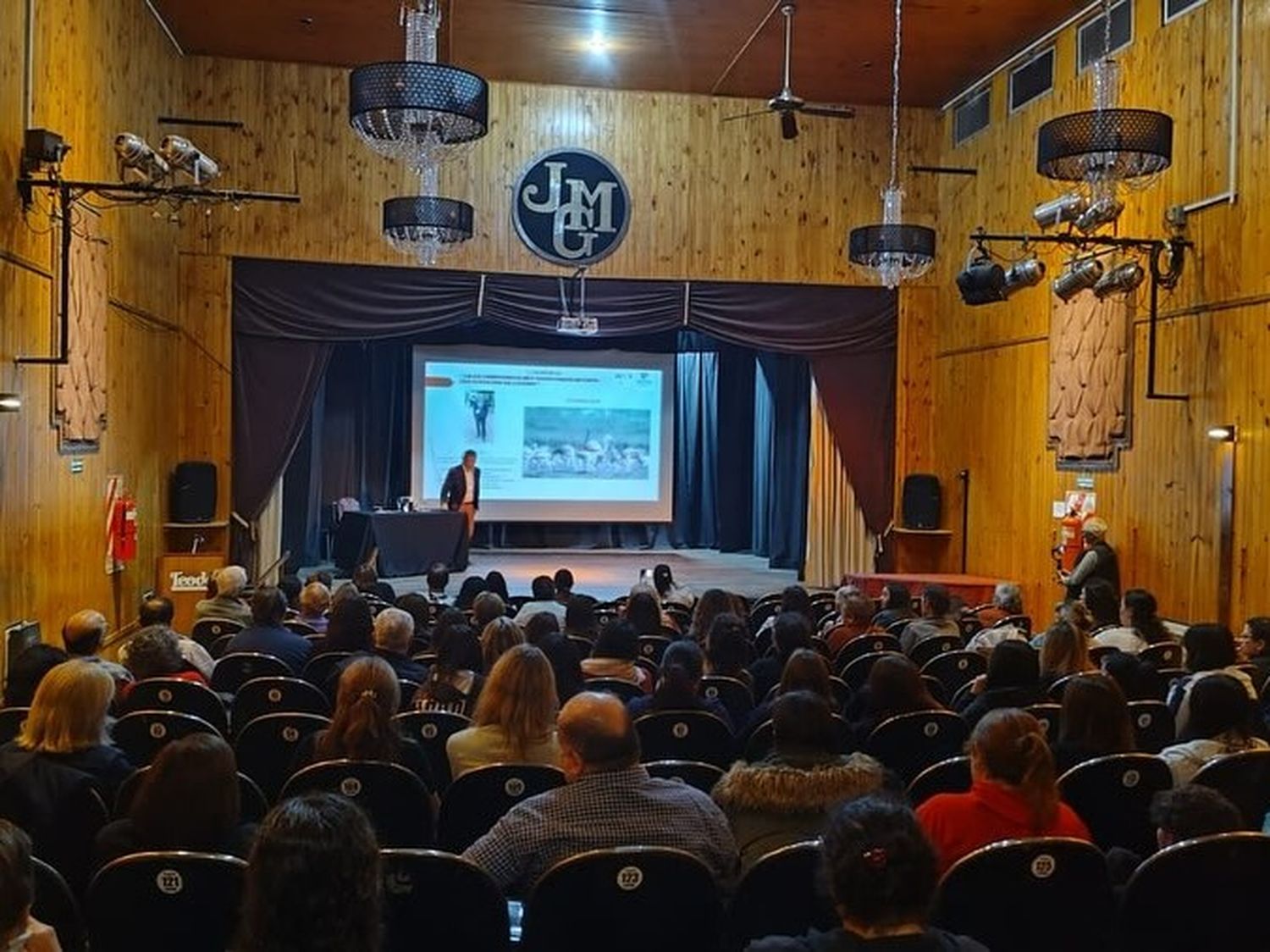 Buena convocatoria en charla sobre salud en el marco del 150° aniversario de Teodelina