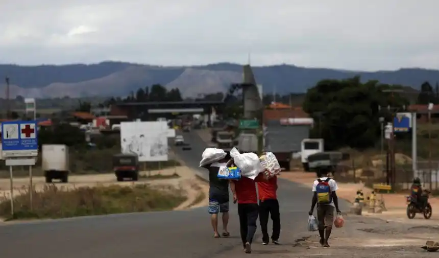 Maduro cerró las fronteras para que no entre ayuda humanitaria