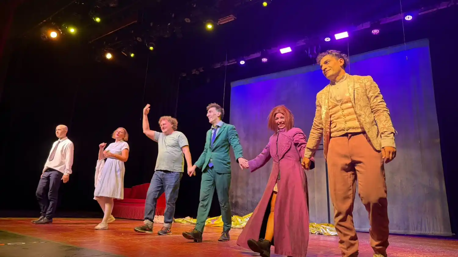 Ovación y sala llena en el estreno de Medida por Medida en el Teatro Tronador BNA