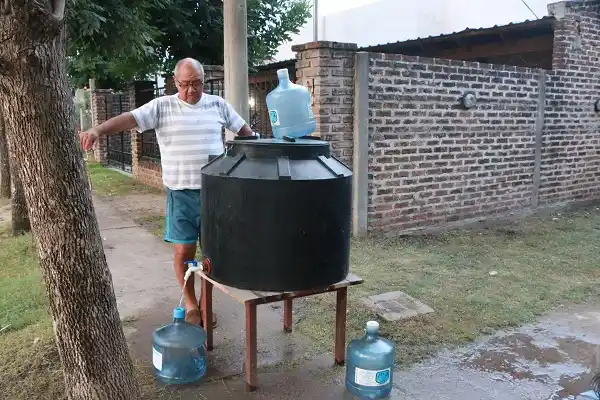 En plena crisis del agua, surgió la solidaridad vecinal