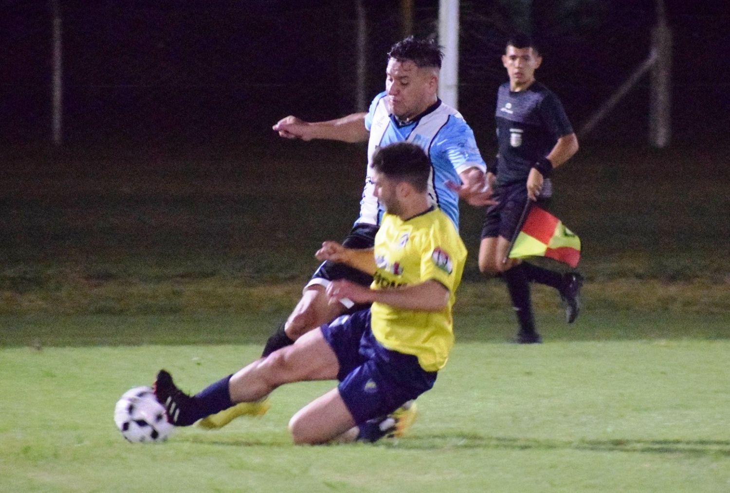 El Cuevero cayó ante el Canario en una nueva fecha de la Liga Deportiva del Sur. Foto: Sur24.