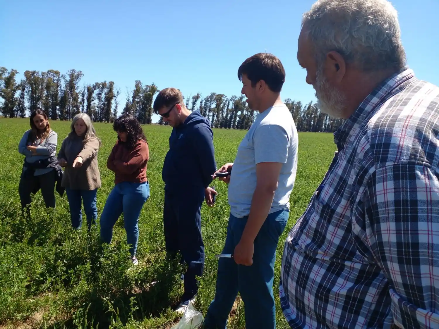San Cayetano: Jornada de práctica a campo de la Diplomatura en Agroecología