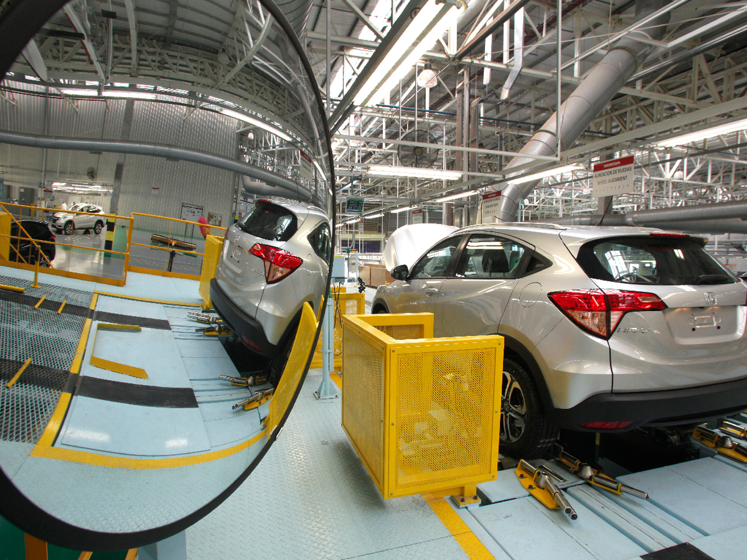 La actividad industrial bajó 13,3% en noviembre, la caída más fuerte en dos años