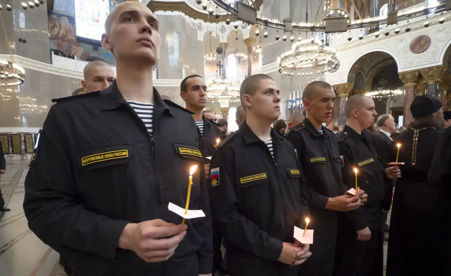 Rusia revela que el submarino secreto incendiado era de propulsión nuclear