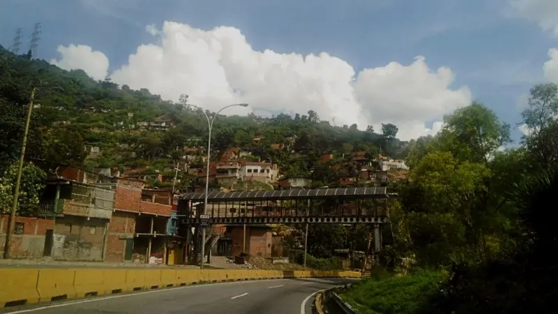 Denuncian que Cicpc ajustició a cuatro hombres dentro de un apartamento en la Panamericana