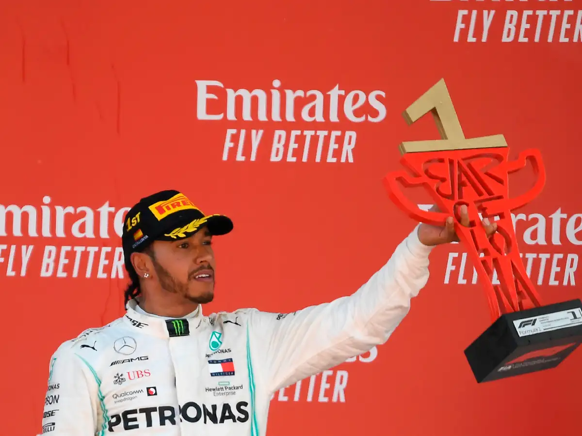 Hamilton ganó es España y es nuevo líder