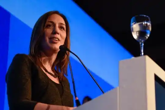 Vidal dijo que consultará a gremios sobre el bono en el marco de la paritaria