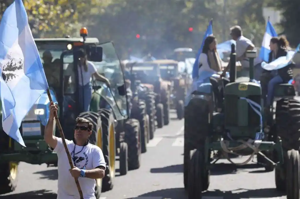 Río Negro: productores de fruta realizan un “tractorazo” para visibilizar la crisis