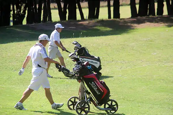 Más de 130 jugadores en los torneos de la Semana del Golf