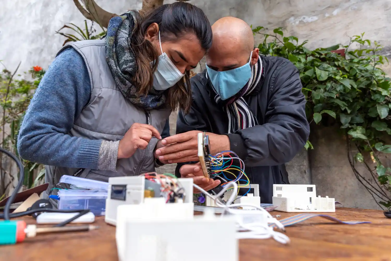 Estudiantes entrerrianos inventaron un artefacto que mide el aire y previene contagios