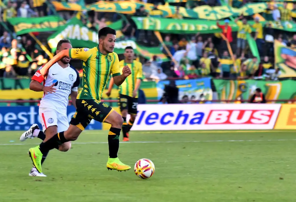 Franco Pérez con la camiseta de Aldosivi