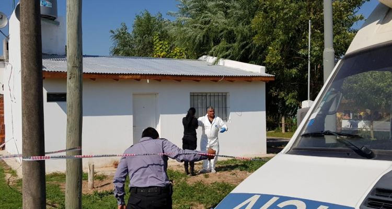 Femicidio en el barrio Arcor: Asesinaron a una mujer e hirieron a un niño