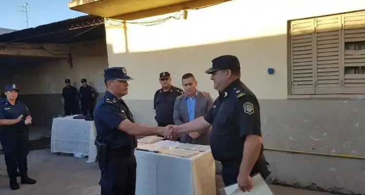 Emotivo reconocimiento a efectivos, colaboradores y autoridades en la Comisaría