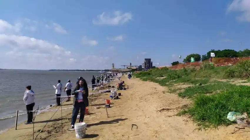 Encuentro pesquero a orillas del Río Paraguay