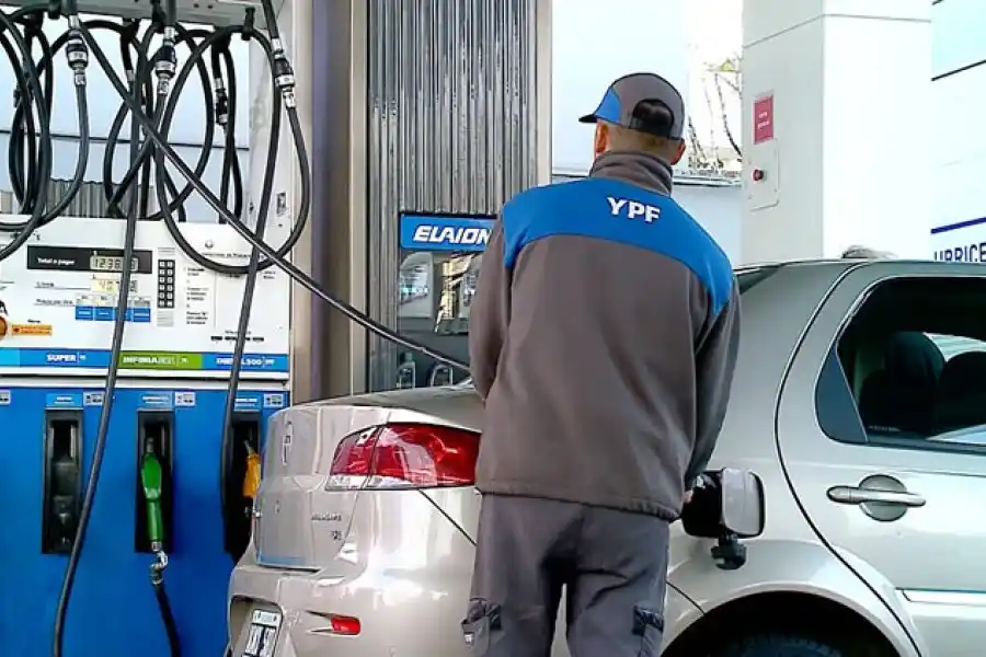 Pese al freno del Gobierno, la nafta y el gasoil volvieron a subir sus precios