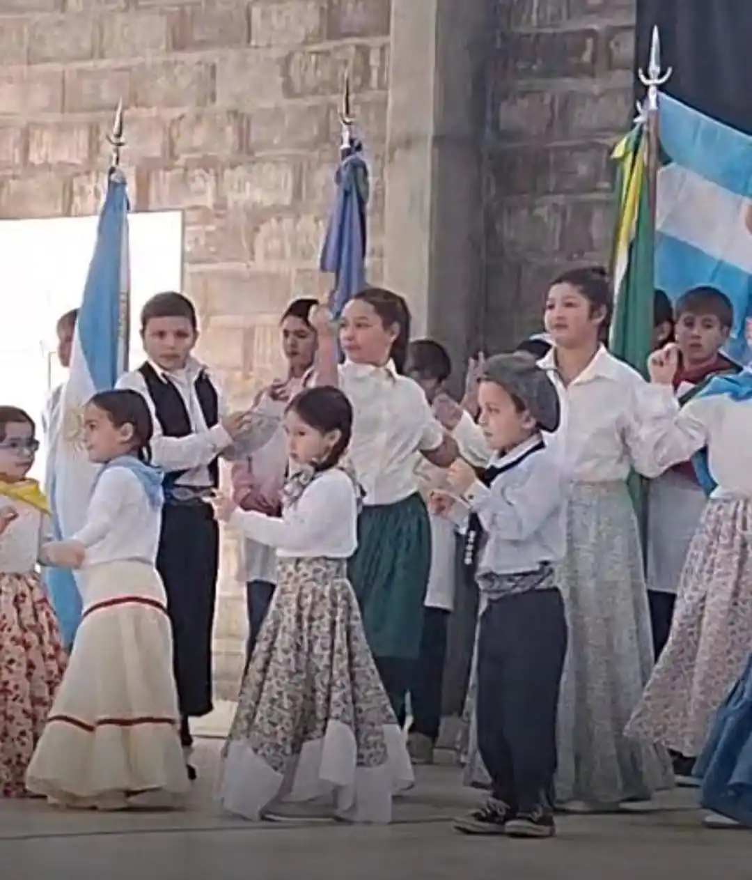 Acto oficial por el día de la independencia en Orense