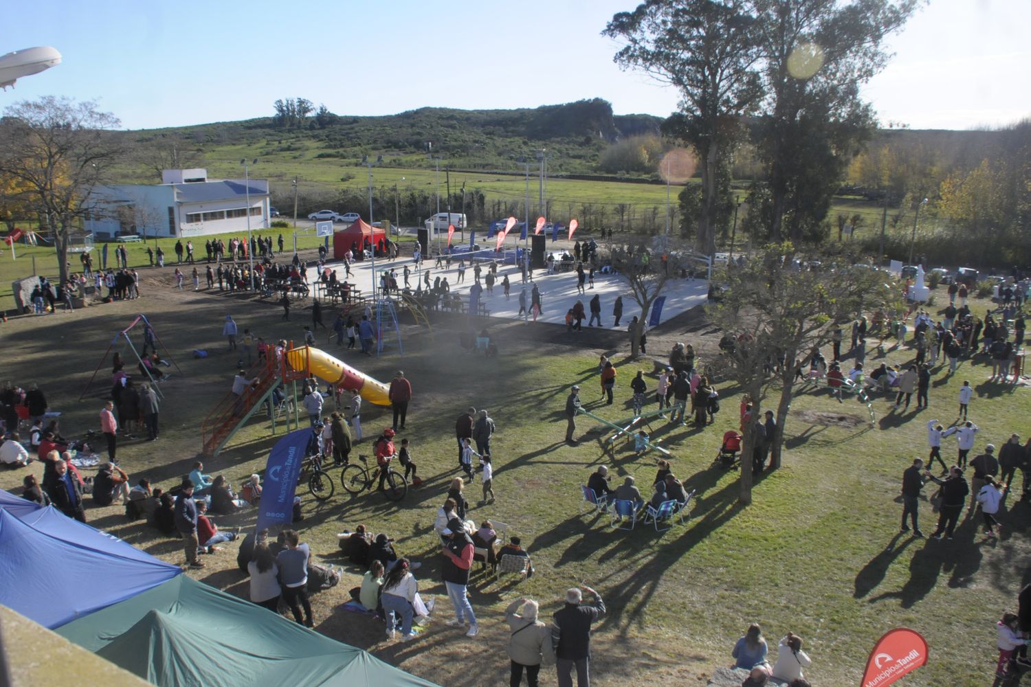 Sueño cumplido, un playón polideportivo para Cerro Leones.