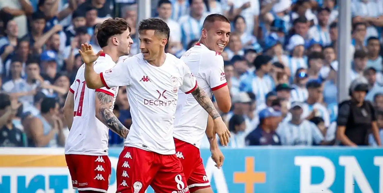 El Globo, protagonista en todo el torneo, primero zafando del descenso y luego clasificando primero en la zona A.