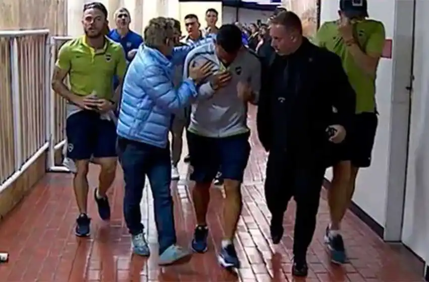 Los jugadores de Boca sufrieron lesiones tras la agresión al micro
