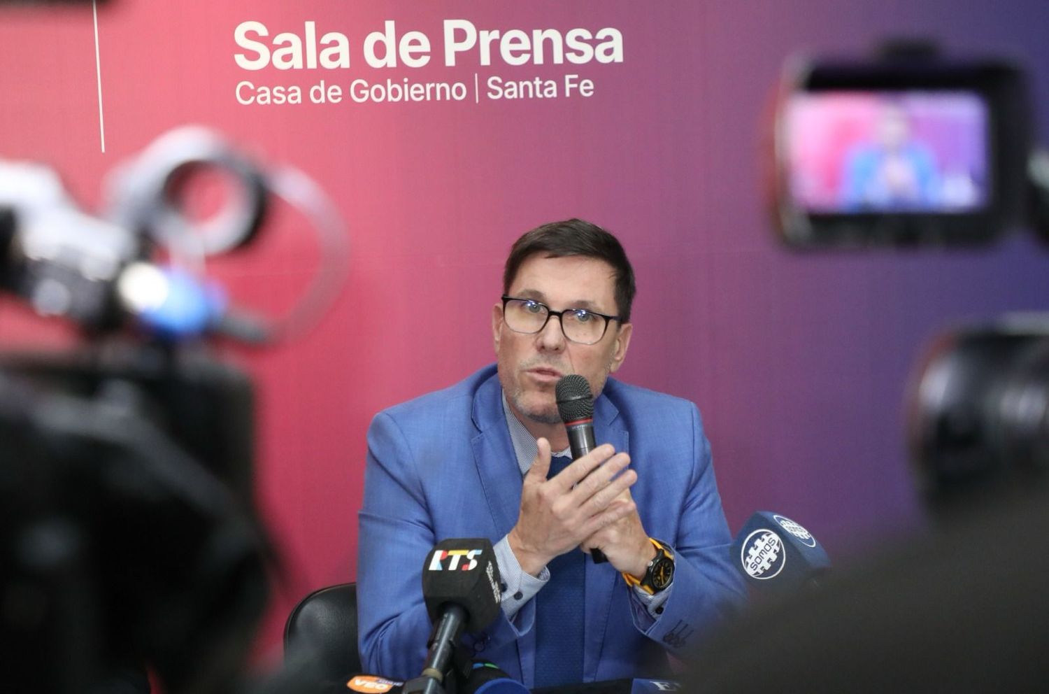 El ministro Gity cuestionó a gremialista que no confían en la carga de declaraciones. Foto: GSF