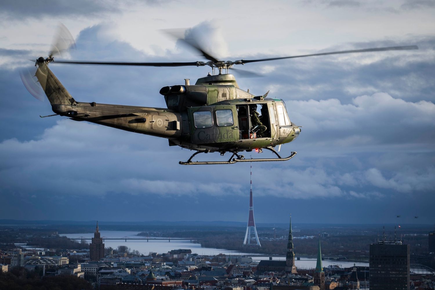 Los CH-146 Griffon de las Fuerzas Armadas Canadienses seguirán prestando servicios hasta mediados del 2030. Foto: RCAF.