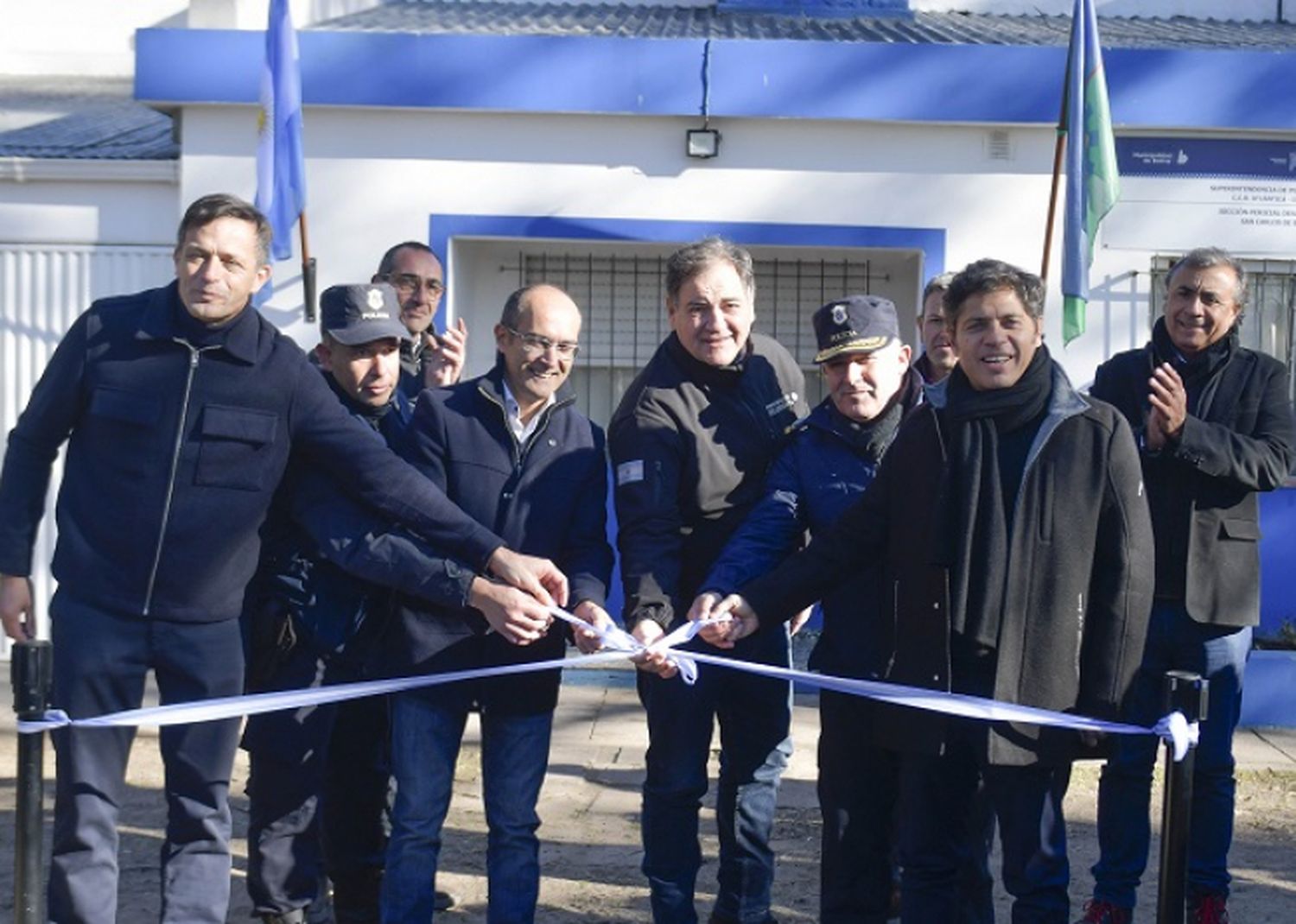 "Para esto nos votaron": Kicillof llevó obras, seguridad y viviendas a Henderson y Bolívar en plena tensión con Nación
