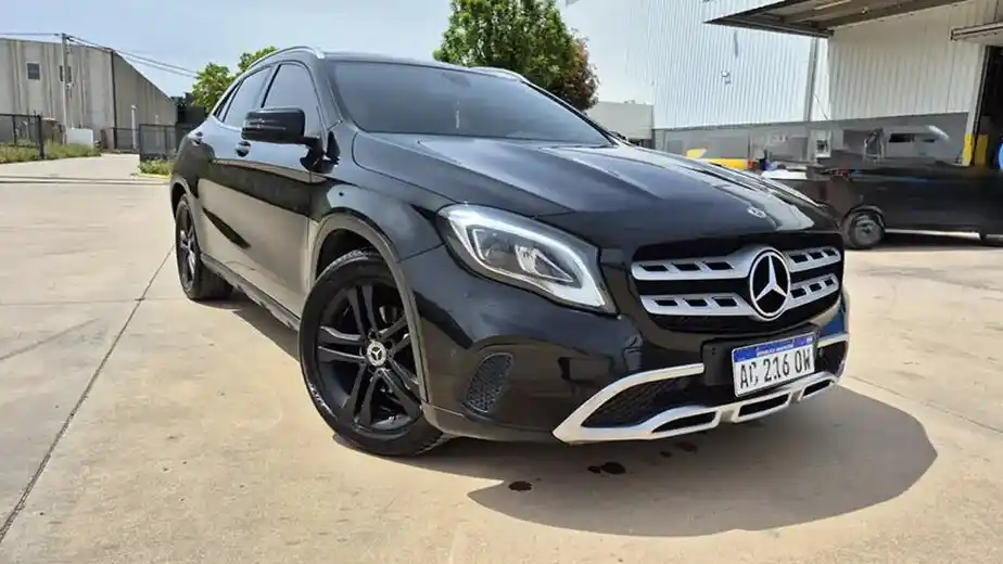 Un Mercedes de alta gama sale a remate en la causa de Márquez y Asociados.